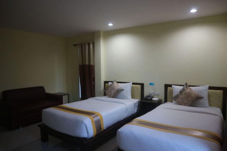 Hotel Anyavee Nam Mao Beach Resort
