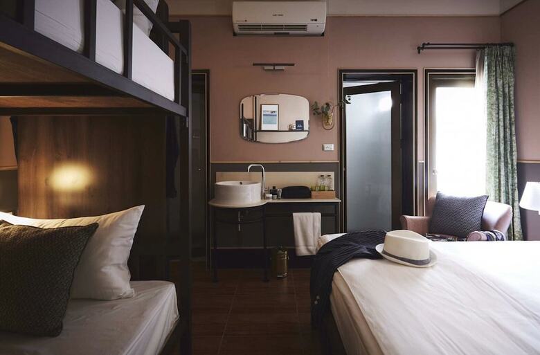 Josh Hotel