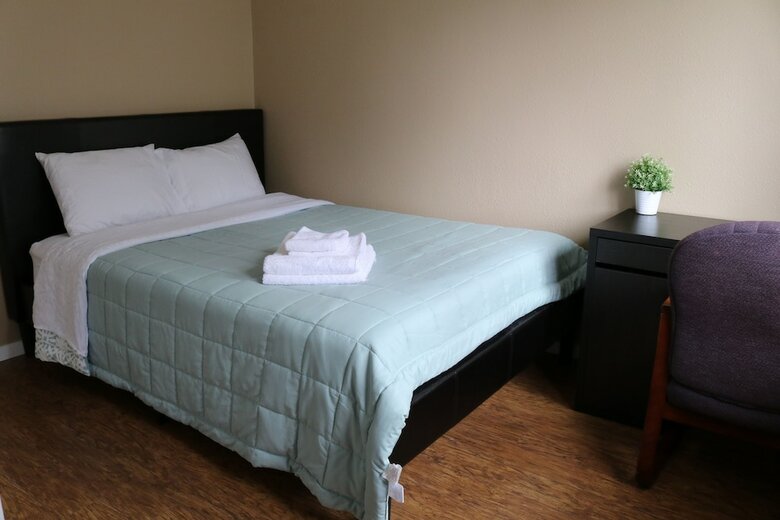 Hotel Quiet Clean And Comfortable Room