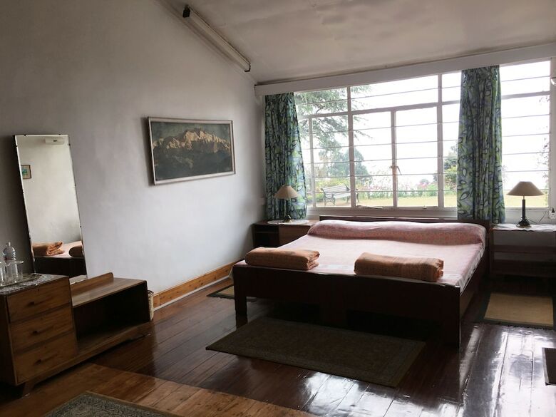Hotel Goomtee Tea Garden Retreat