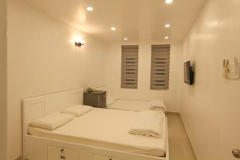 Hotel Full House Hostel