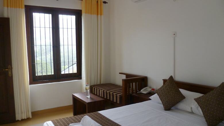 Hotel Sarvodaya Samma Vaasa Resedence