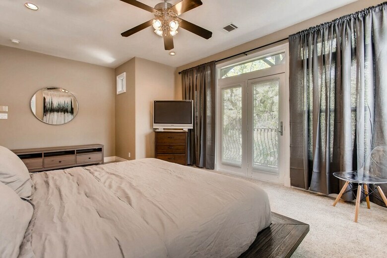 Luxury 4 Bedroom Home In Central Austin