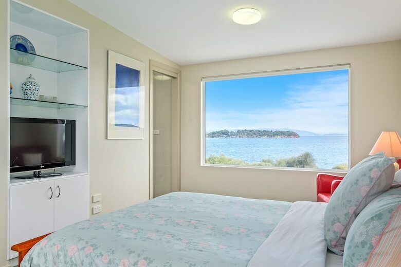 Manfield Seaside Bruny Island
