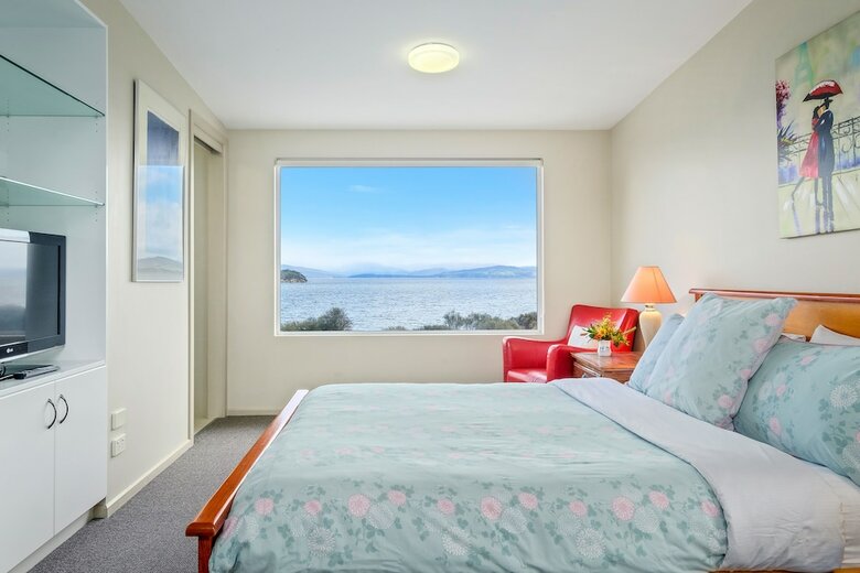 Manfield Seaside Bruny Island