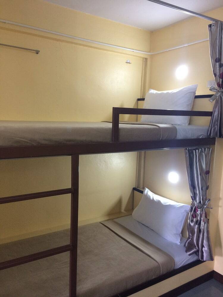 Hostal Sleep Well Hostel