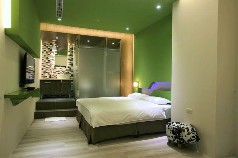G11 Hotel