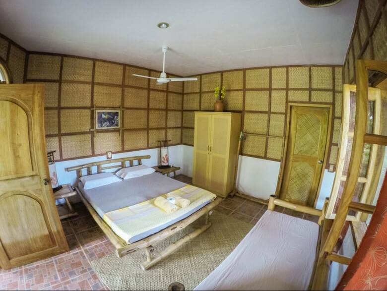 Hostal Chelle's Guest House And Backpackers - Hostel