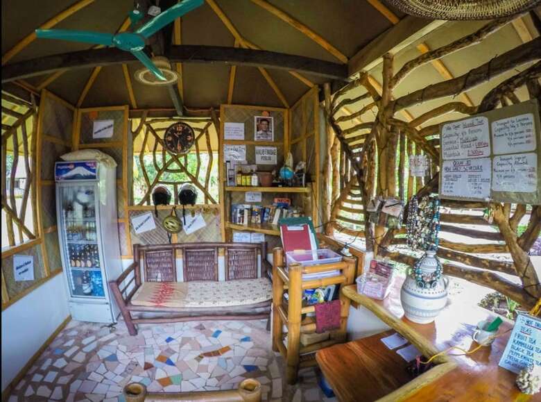 Hostal Chelle's Guest House And Backpackers - Hostel