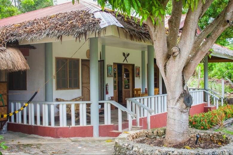 Hostal Chelle's Guest House And Backpackers - Hostel