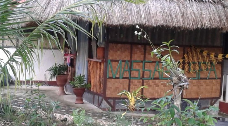 Hostal Chelle's Guest House And Backpackers - Hostel