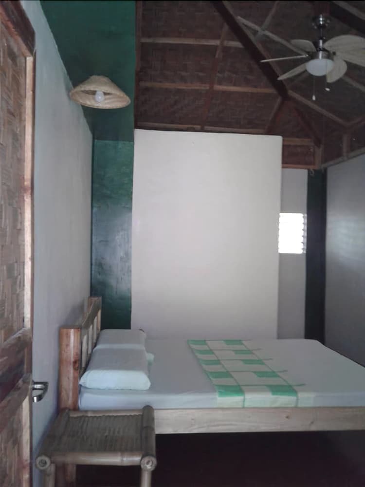 Hostal Chelle's Guest House And Backpackers - Hostel