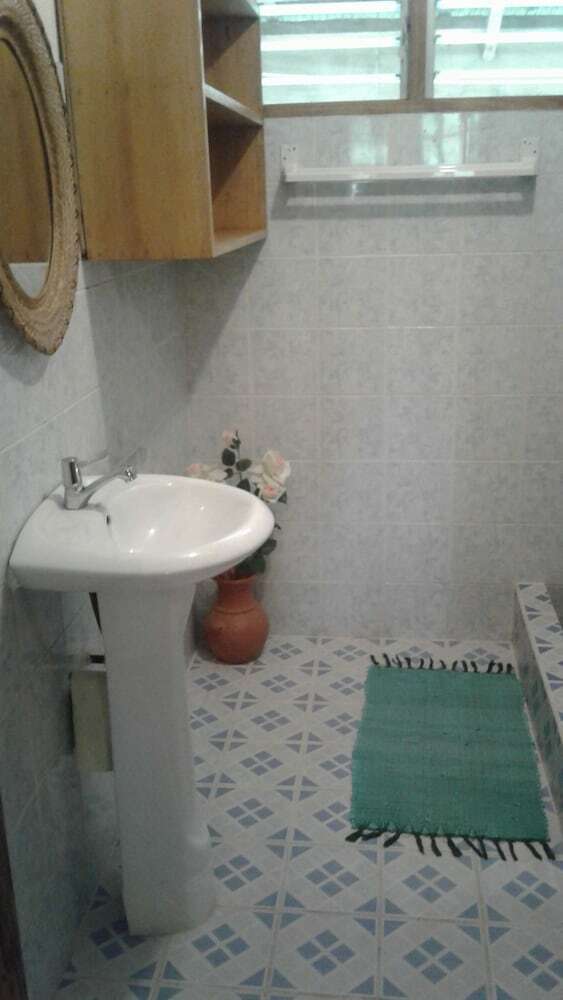 Hostal Chelle's Guest House And Backpackers - Hostel