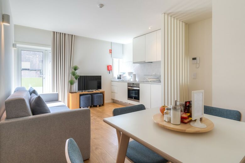 Spot Family Apartments