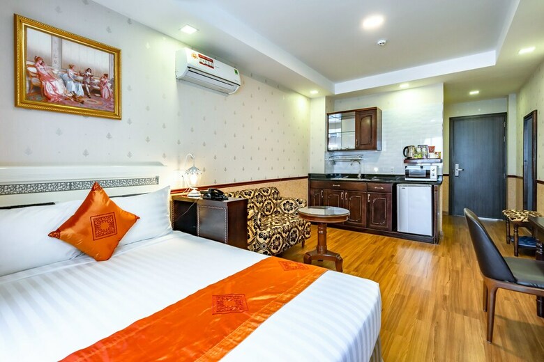 Hotel Emerald Serviced Apartments