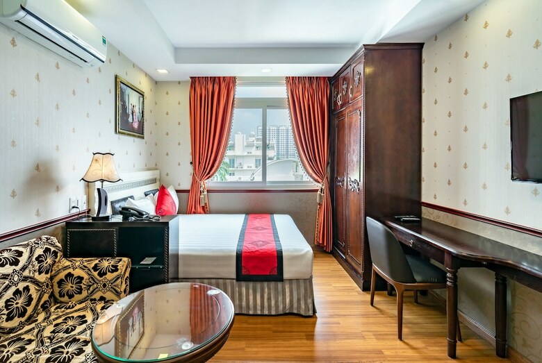 Hotel Emerald Serviced Apartments