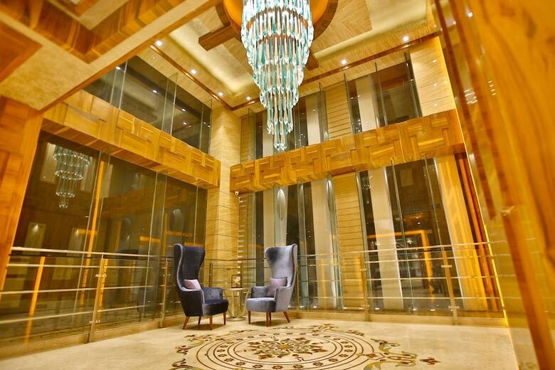 Hotel Regenta Central The Crystal