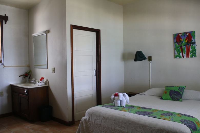 San Pedro Holiday Hotel