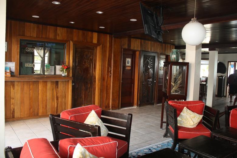 San Pedro Holiday Hotel