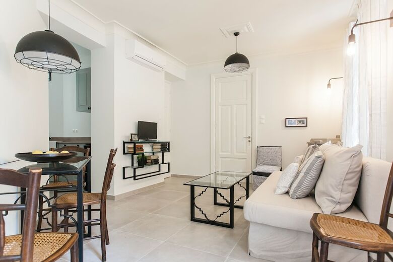 Apartamentos 1930s Athenian House