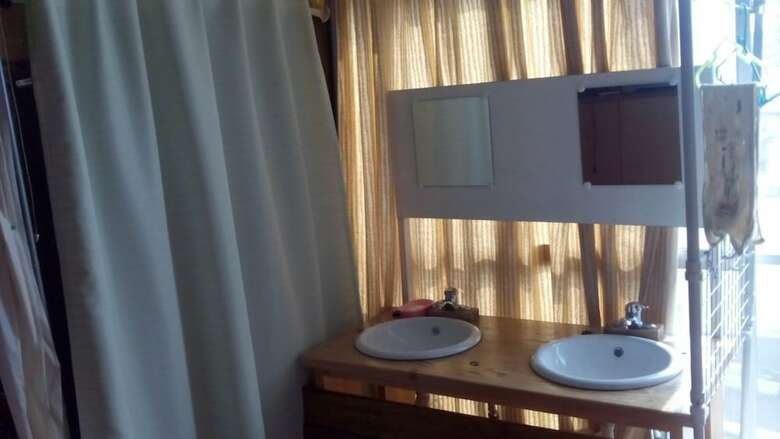 Hostal Travelersdou Kirinya - Hostel
