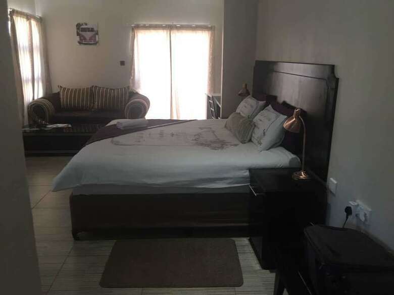 Hotel Eagle Suites Guest House