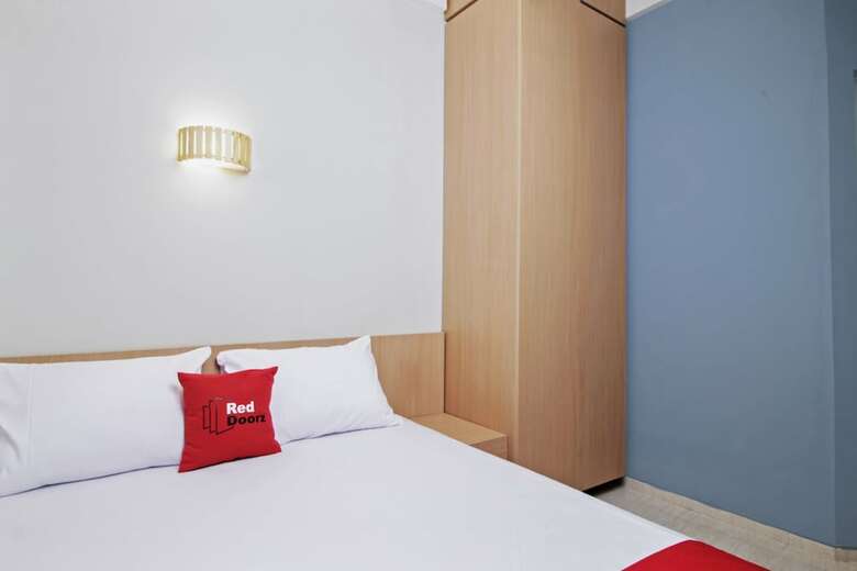 Hotel Reddoorz @ Raya Kelapa Dua