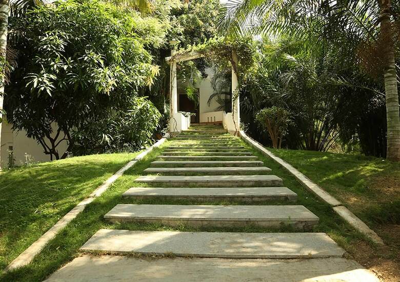Hotel Lahari Resorts