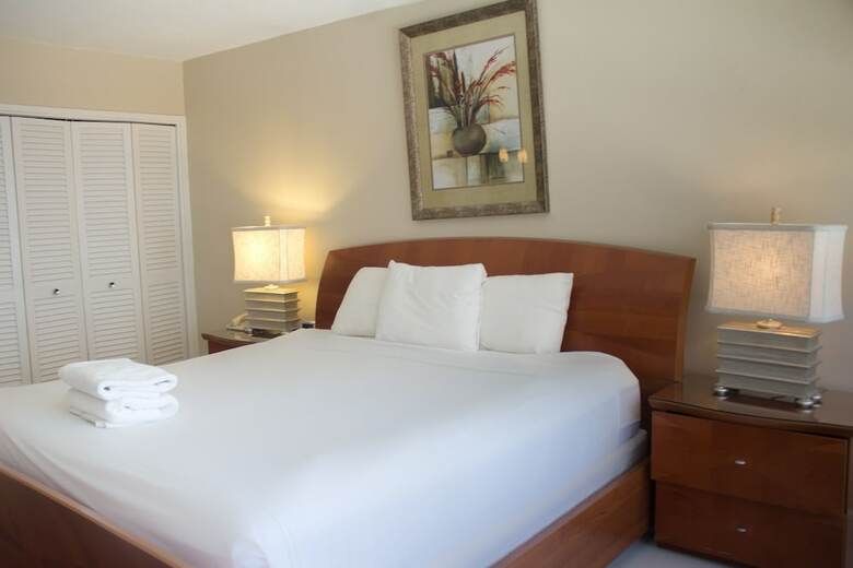 Aparthotel Alexander By Design Suites