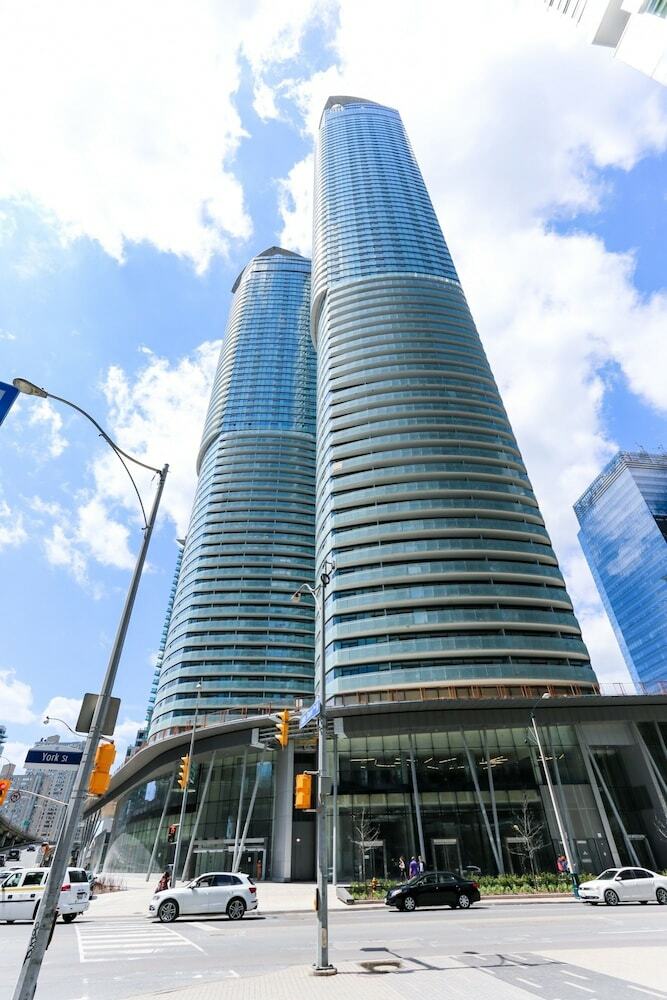 Apartamentos Platinum Suites - Breathtaking Cn Tower View