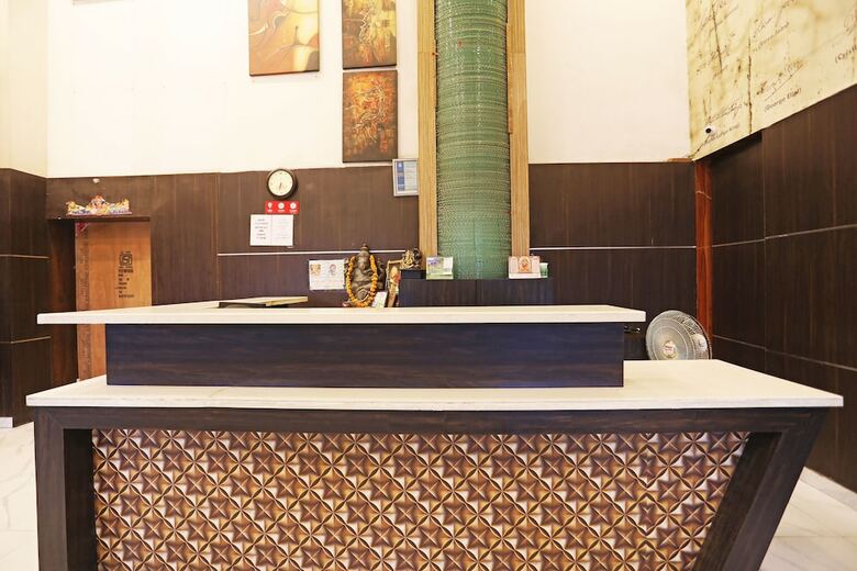 Oyo 8902 Hotel Ronald Inn