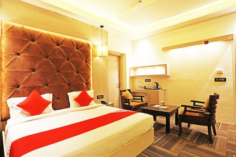 Oyo 8902 Hotel Ronald Inn
