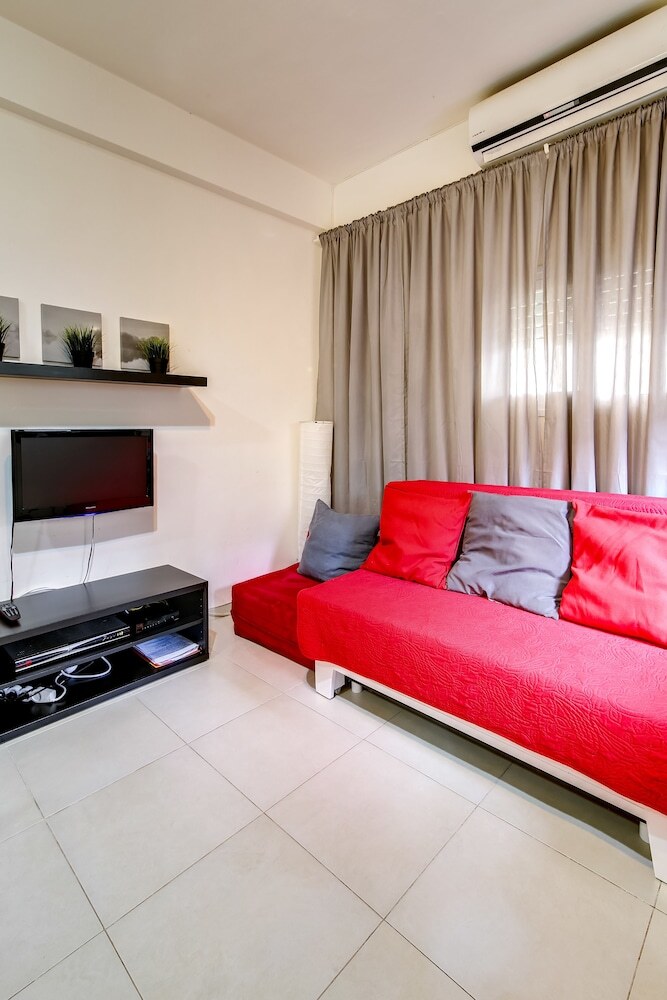 Central Apartment Next To Dizengoff St.