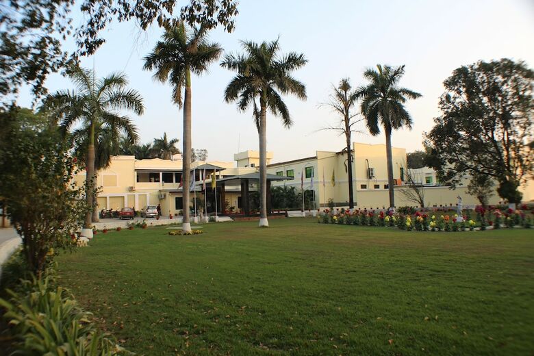 Hotel Sneha Clarks Inn Suites Nepalgunj