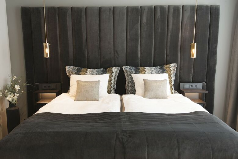 Hotel B14 Apartments & Rooms