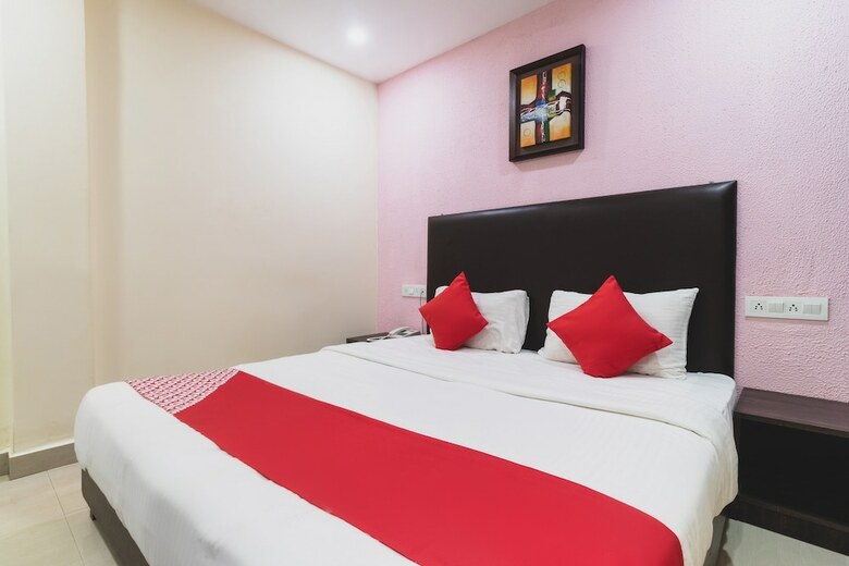 Hotel Oyo 8065 Accovah Map5 Inn