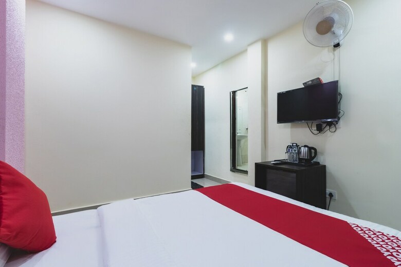 Hotel Oyo 8065 Accovah Map5 Inn