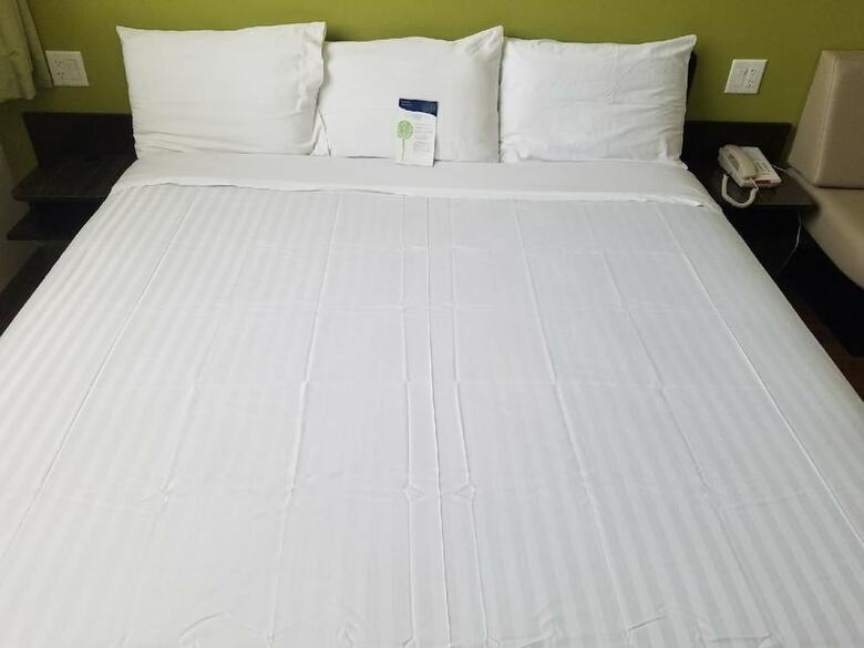 Hotel Feather Factory