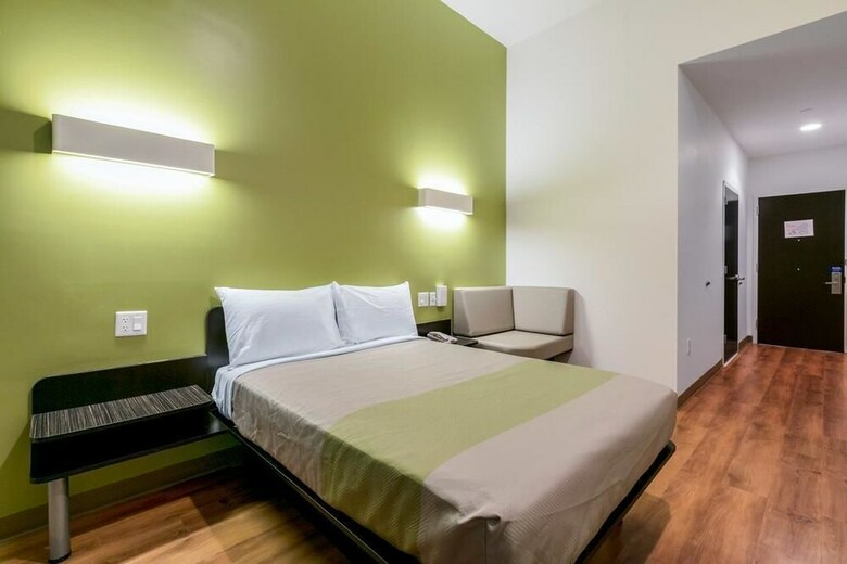 Hotel Feather Factory