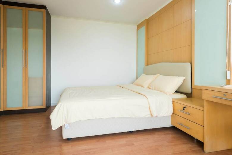 Hostal Sira?s House