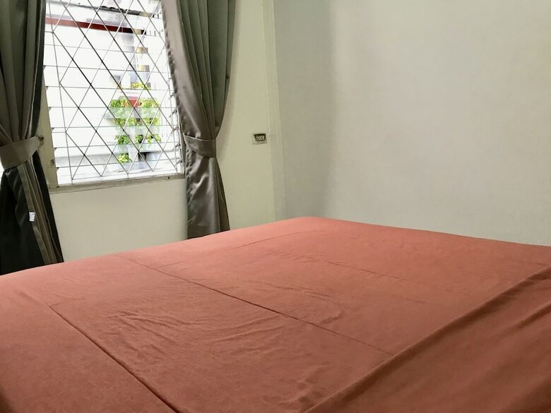 Hostal Sira?s House