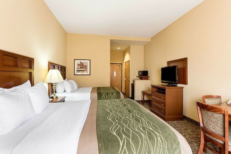 Hotel Comfort Inn & Suites