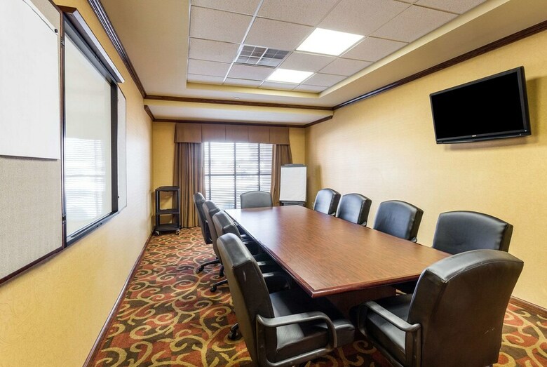 Hotel Comfort Inn & Suites