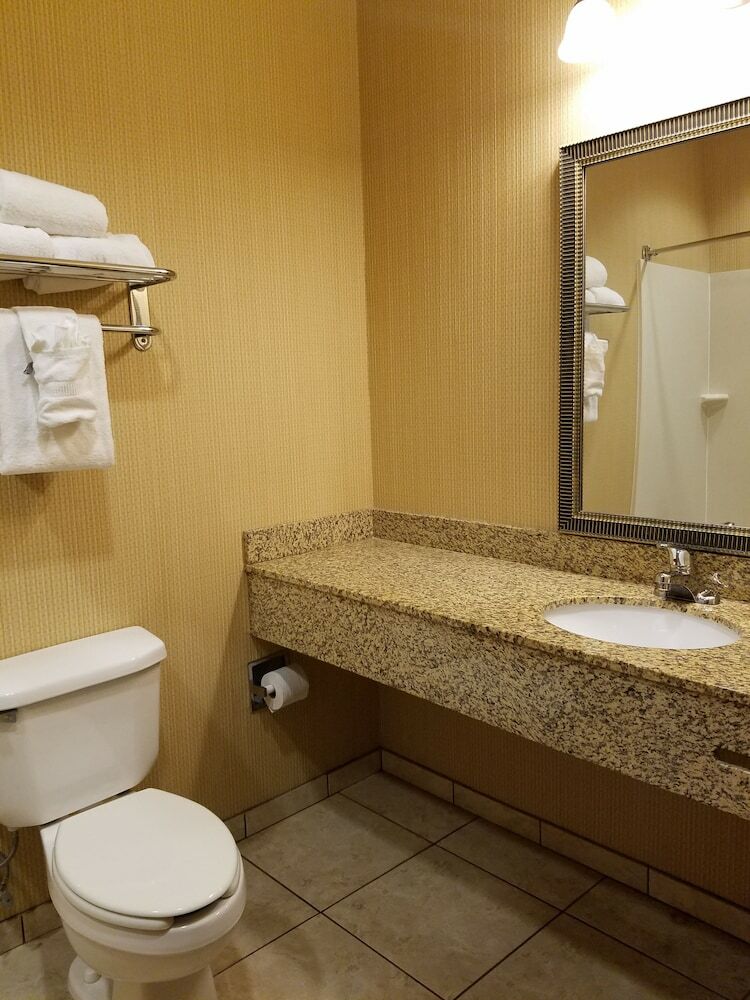 Hotel Comfort Inn & Suites