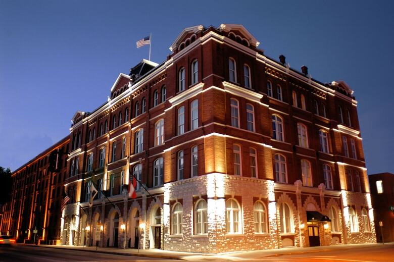 Hotel Indigo Savannah Historic District