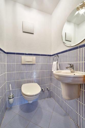 Hostal Hotel F�hrenhof Garni