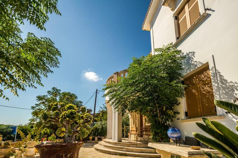 Hotel Blue Horizon Studios