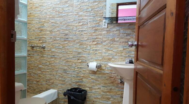 Hotel Anchorage Beach Resort