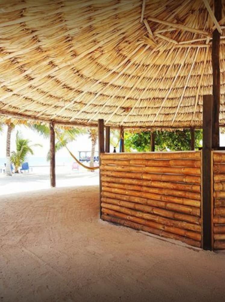 Hotel Anchorage Beach Resort