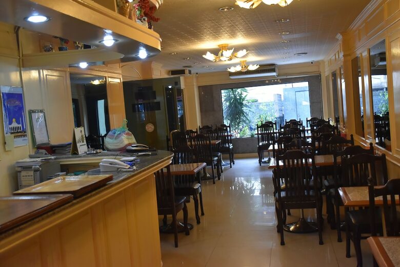 Hotel Woodlands Inn